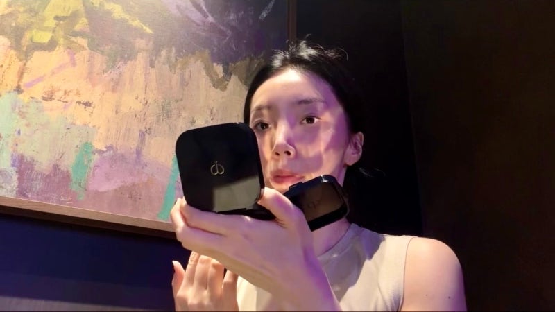 인생 쿠션 찾아 삼만리 #1.끌레드 뽀 보떼 래디언트 듀이 쿠션 솔직 후기 - WB00 화사한 쿨 핑크....