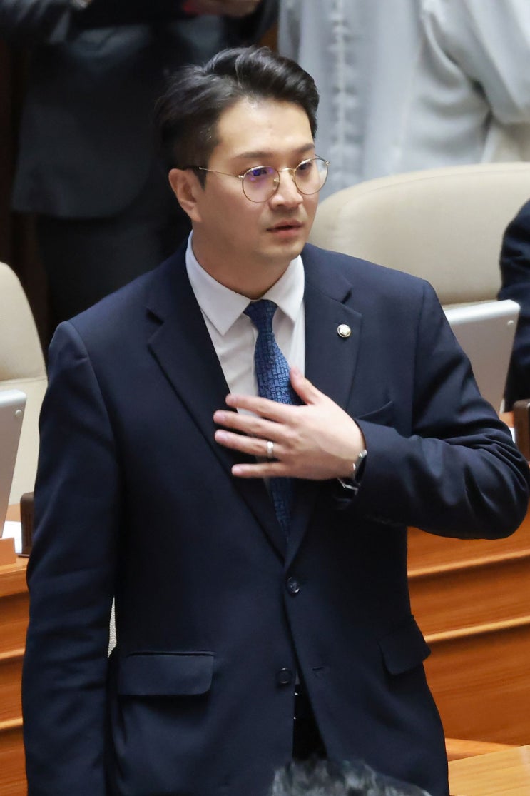 <b>민주당</b> <b>지명</b>직 최고위원, 왜 <b>전용기</b>와 <b>권미경</b>이었을까요?