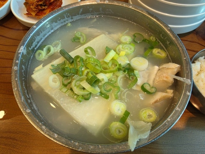 [부산 대구탕] 해운대기와집대구탕 : 뽀얀 국물에 시원함이 독보적인 단일 메뉴 맛집