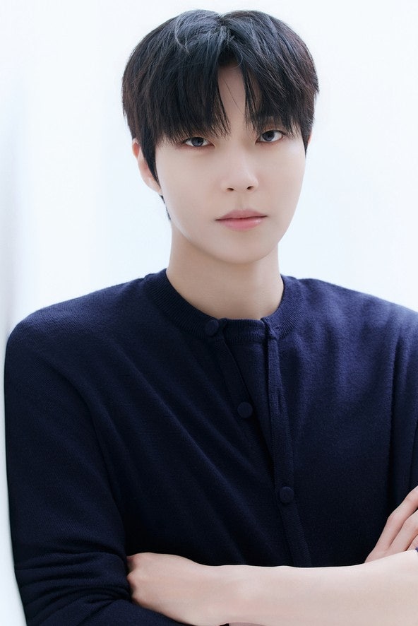 민방위 3년 차가 교복 입고 나왔다? 황인엽, 동안의 민낯