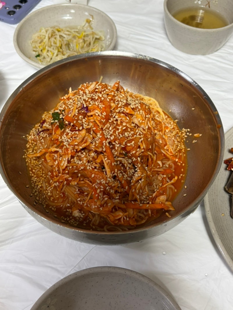 속초여행 1탄 - 소문난 맛집이 맛도 있다! 아바이회국수 후기(웨이팅 꿀팁, 회국수, 공기밥추....