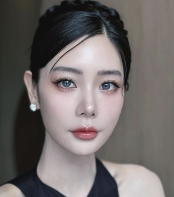 클라라, 이혼 후 확 달라진 얼굴…"리프팅? 필러?" 무슨 일