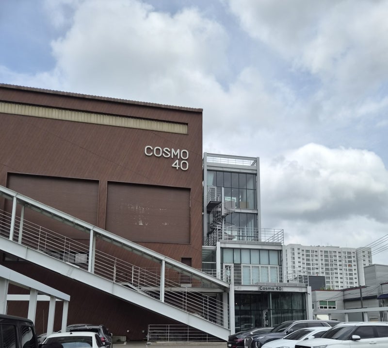 인천 대형 베이커리카페 코스모40, 폐공장이 카페로 재탄생
