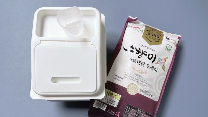 "비싼 쌀통 살 필요 없네요" 다이소 5,000원 5kg 밀폐 쌀통 대만족