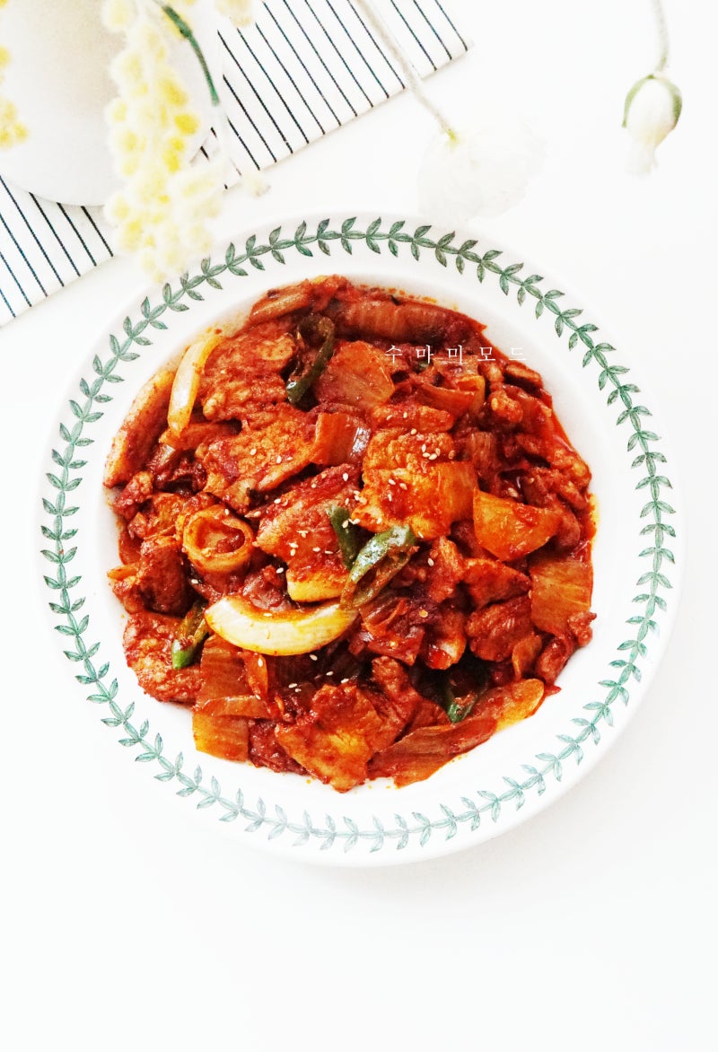 돼지고기 김치 두루치기 레시피 돼지고기 김치볶음