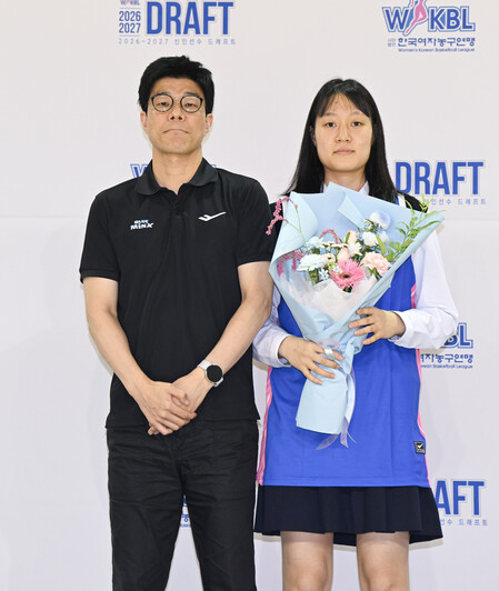 “고교대회 MVP였는데 1라운드 마지막까지 기다렸다” 이소희, 삼성생명이 6순위로 잡은 181cm ....