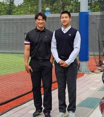 두산 레전드 홍성흔 아들이 투수? 목동에서 터진 충격적 반전