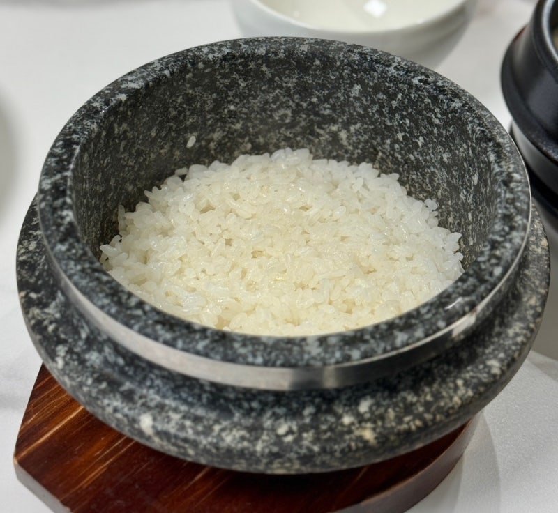 돌솥밥 맛있게 짓기 맛있는 솥밥 만들기 갓 지은 쌀밥 레시피 든든한 집밥 숭늉 누룽지 만드....