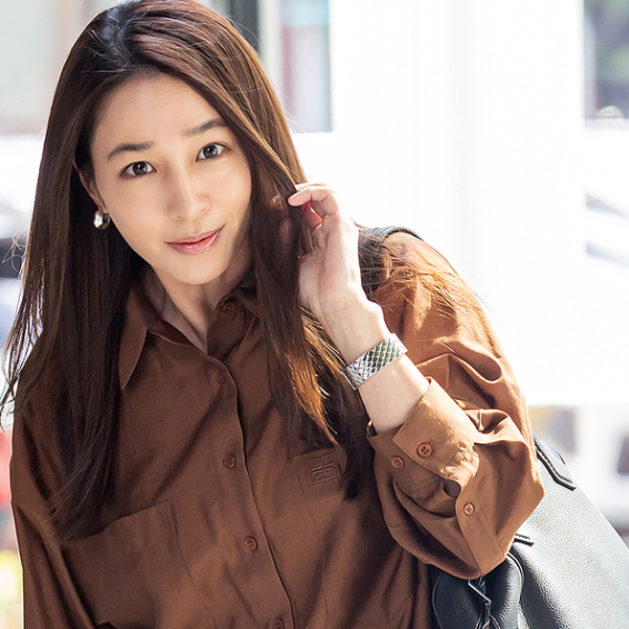 "44세 맞아?.." 이민정, 따라 입고 싶은 라디오 출근룩 화제