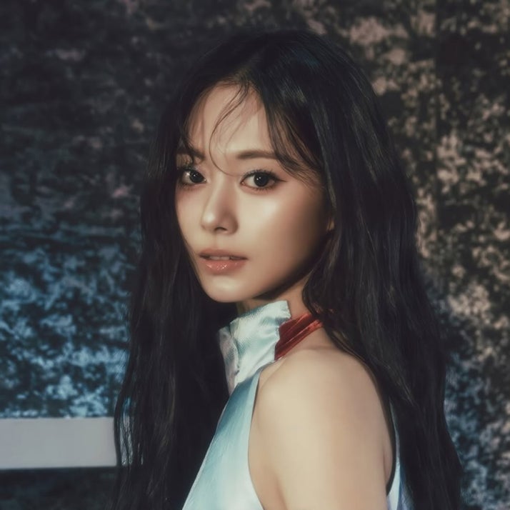 쯔위, 재계약 논의 중 근황