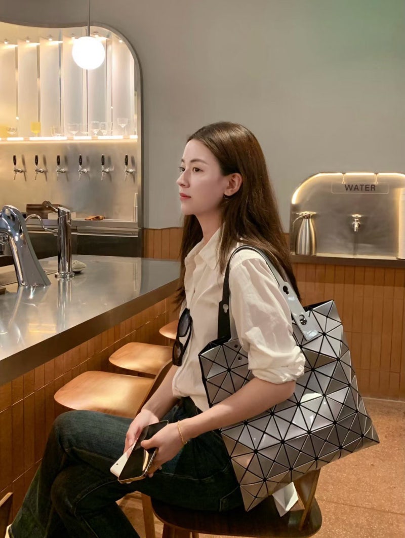 봄여름 가을겨울 부담없이 이세이 미야케 바오바오 토트백 리뷰