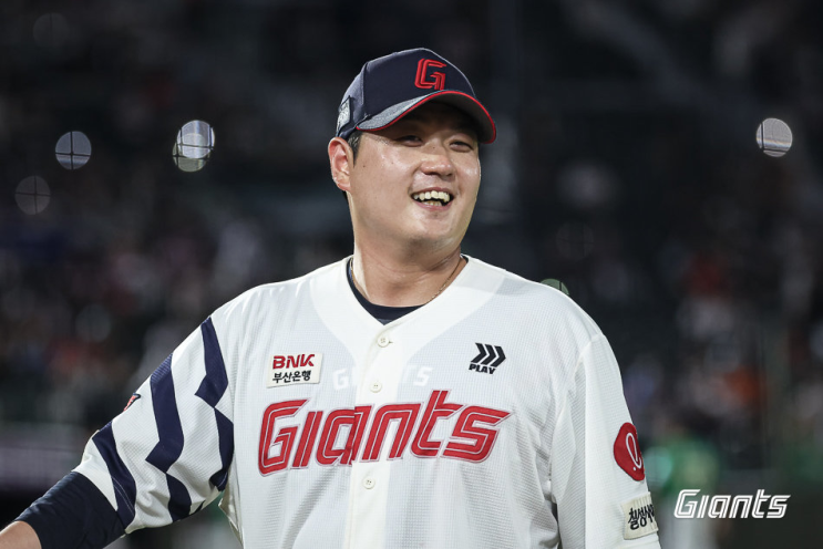 롯데 자이언츠, 5강 경쟁 위기 상황에서 나균안과 50억원 규모의 다....