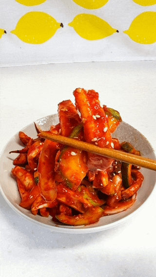 오징어초무침 레시피 새콤달콤 오징어무침 데친물 넣는 게 포인트!