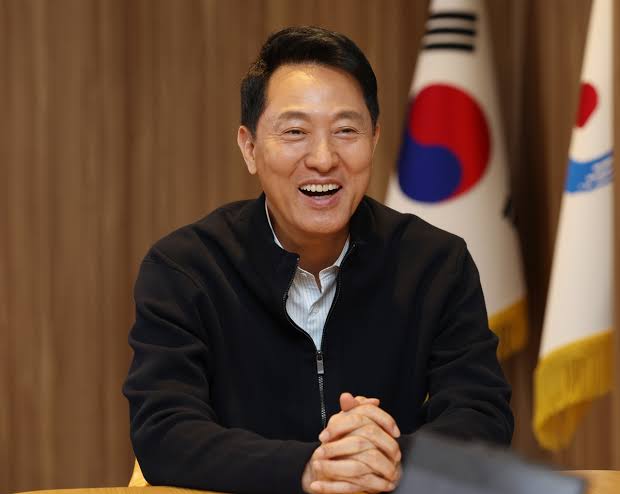 [속보] 오세훈 “<b>용산공원</b> 주택공급 동의하면 역사의 죄인”…김윤....