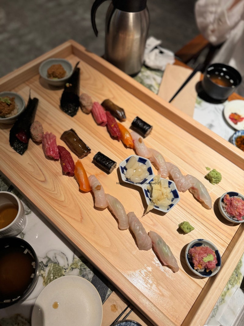 하우스오브신세계 강남 맛집 김수사 런치 초밥 후기