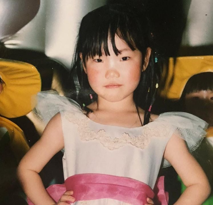 "오빠가 저를 꼬셨어요..." 은둔 생활 끝에 30kg 빼고 미모 되찾은 가수의 정체