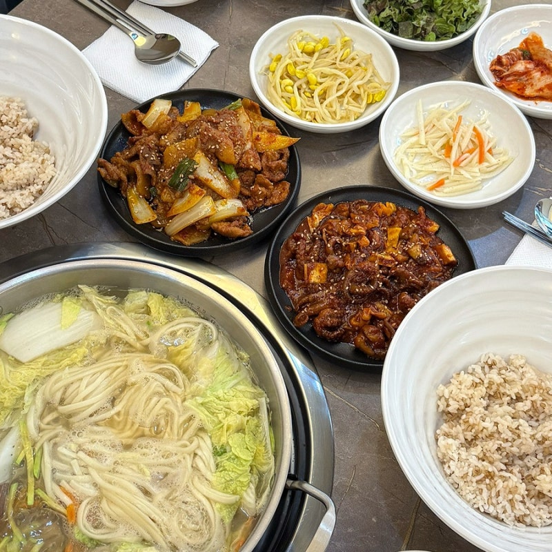 천안 불당동 맛집 쭈꾸미식탁ㅣ칼국수 포함 가성비 정식메뉴 쭈꾸미볶음 제육볶음 점심추천