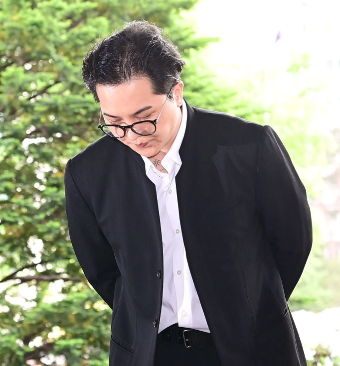 "102일 무단결근의 결과ㅠㅠ 송민호 징역 1년6개월 구형, 관리자 A씨 징역 1년 구형 선고는 10월....