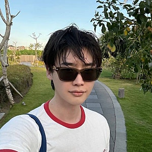 이종석 아이유 결별 후 근황 휴양지 신남 너무 신남 수상 스포츠 만끽
