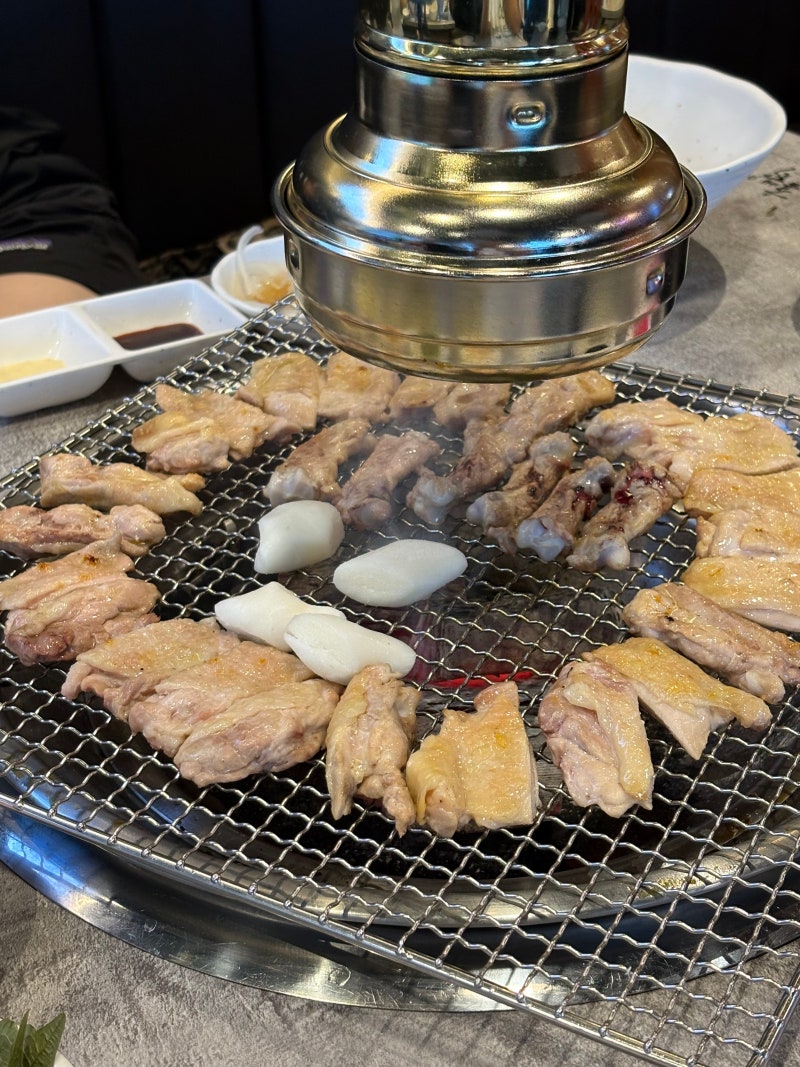 [포항이인지구맛집] 포항역 근처 숯불 향 가득한 '숯불에닭 이인지구점' / 소금닭갈비, 날치....