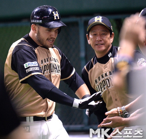 2023 WBC 우승 감독 구리야마, KBO 방문…허구연 총재와 국제 경쟁력 논의