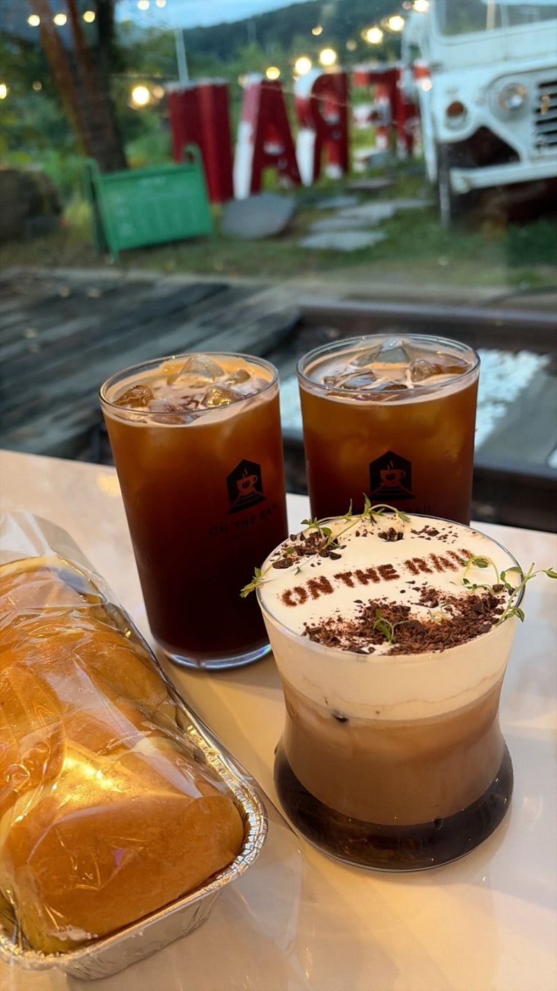 [파주/문산] 밤늦게 드라이브하기 좋은 심야카페! 기찻길 포토존과 감성 베이커리가 있는 힐....