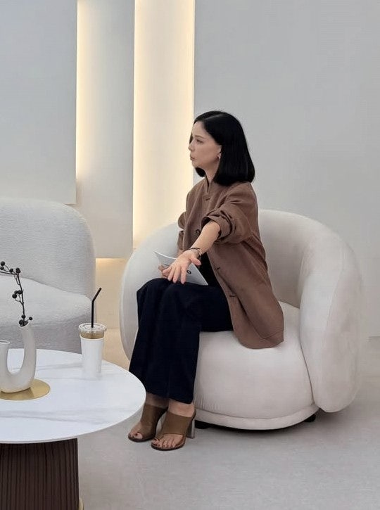 54세 고소영 여름 패션 샌들 취향 다리 라인 살리는 코디법