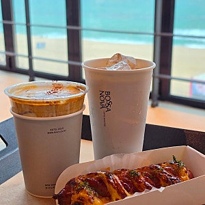 [강릉 카페] 강릉 카페거리 카페 추천 안목해변 오션뷰카페 <보사노바 커피로스터스> 내돈내....