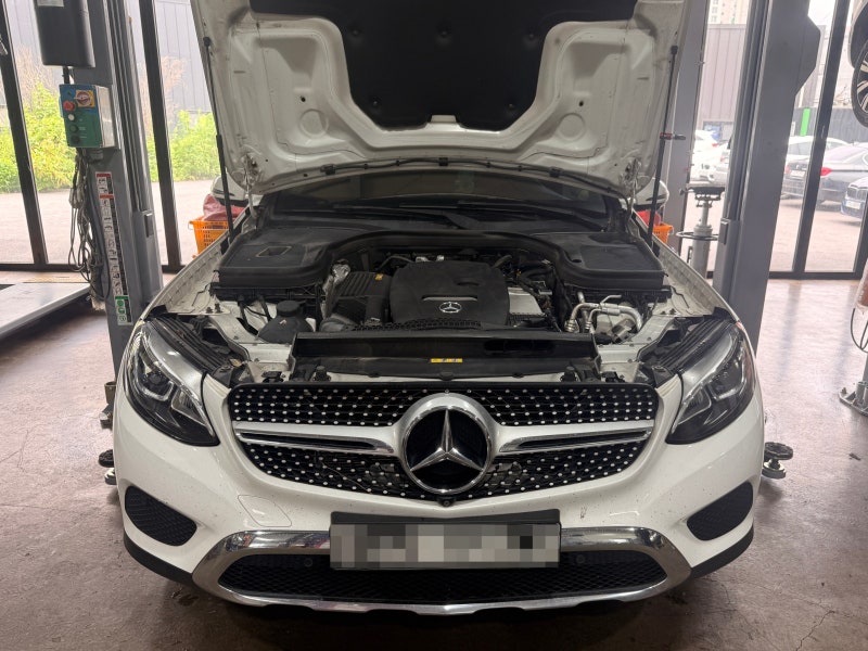 벤츠 GLC 300 엔진경고등 점등, 크랭크케이스 환기 밸브 경고등 점등으로 인한 교체, 전자식 서....