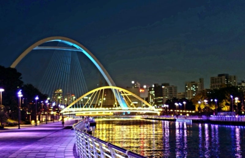 Busan Night Date Recommendation: A Walk from Busan North Port Waterfront Park to Yeongdo Bridge Night View