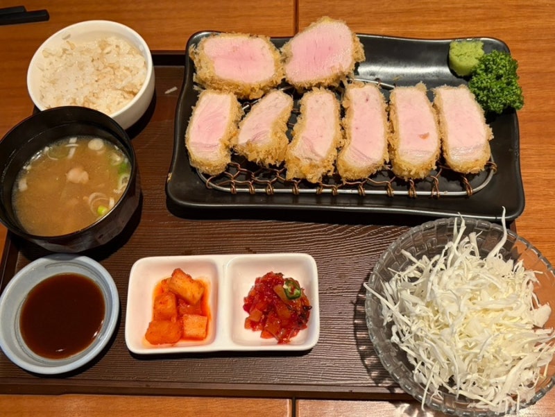 [Seoul/Dongjak-gu] Sindaebangsamgeori Tonkatsu 'Mos Kitchen' / Jung Hae-in's Tonkatsu Restaurant from 'Whenever There's a Chance' / Weekday Waiting Line