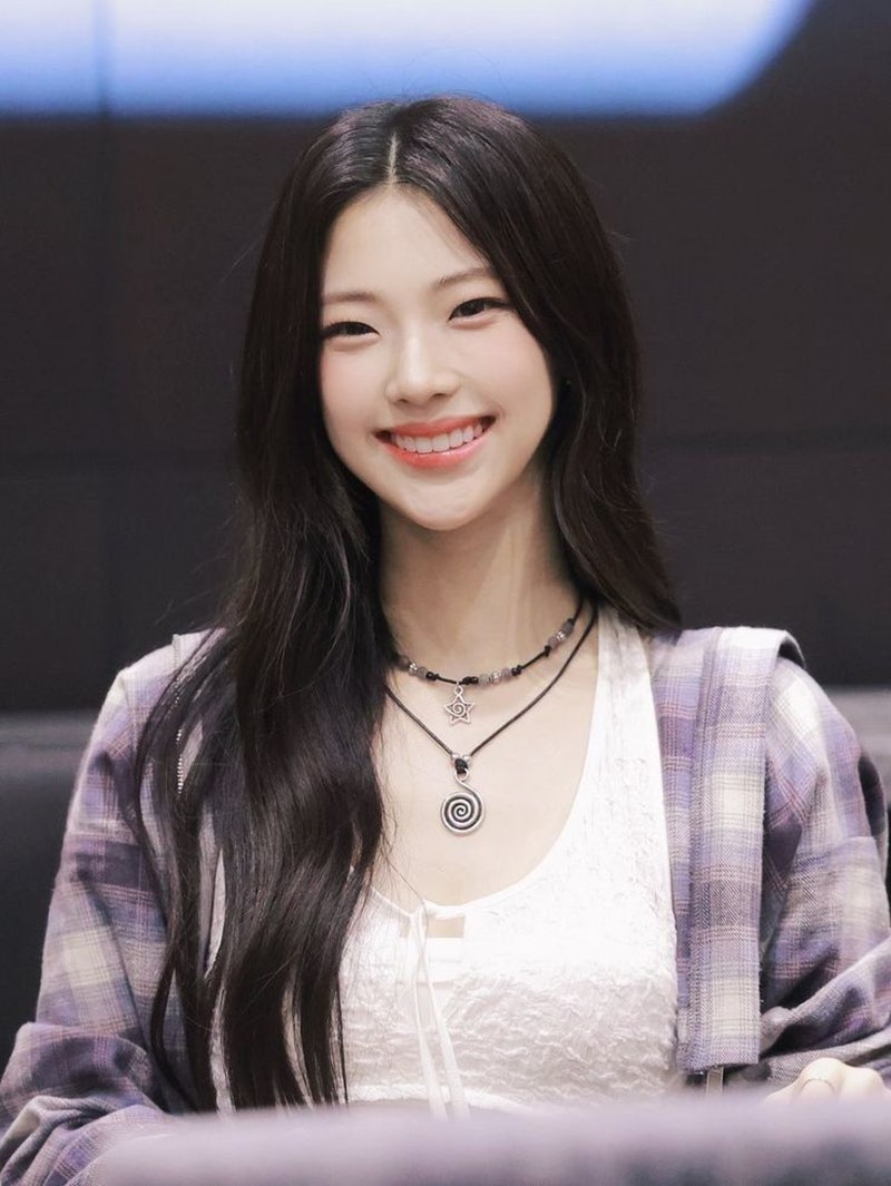 루카 (Ruka) 사주풀이 — 제 몸을 태워 뱃길이 되는 불 (정해·丁亥)