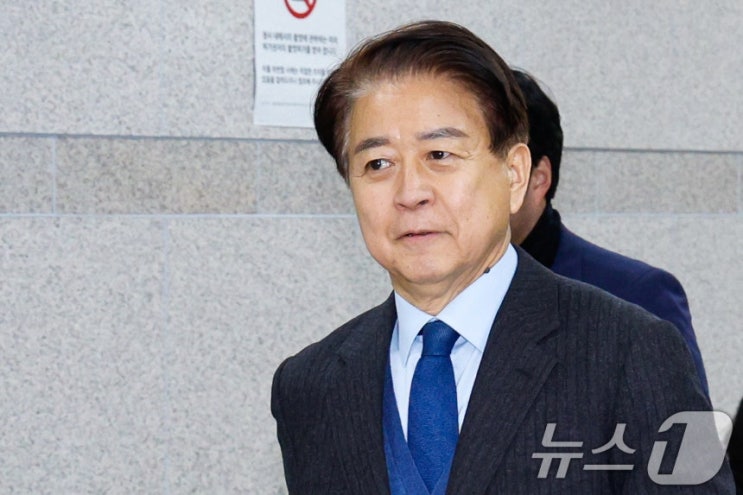 <b>노웅래</b>, 2심도 <b>무죄</b> "돈 봉투 부스럭... 단순 잡음 왜곡한 한동훈, 확....