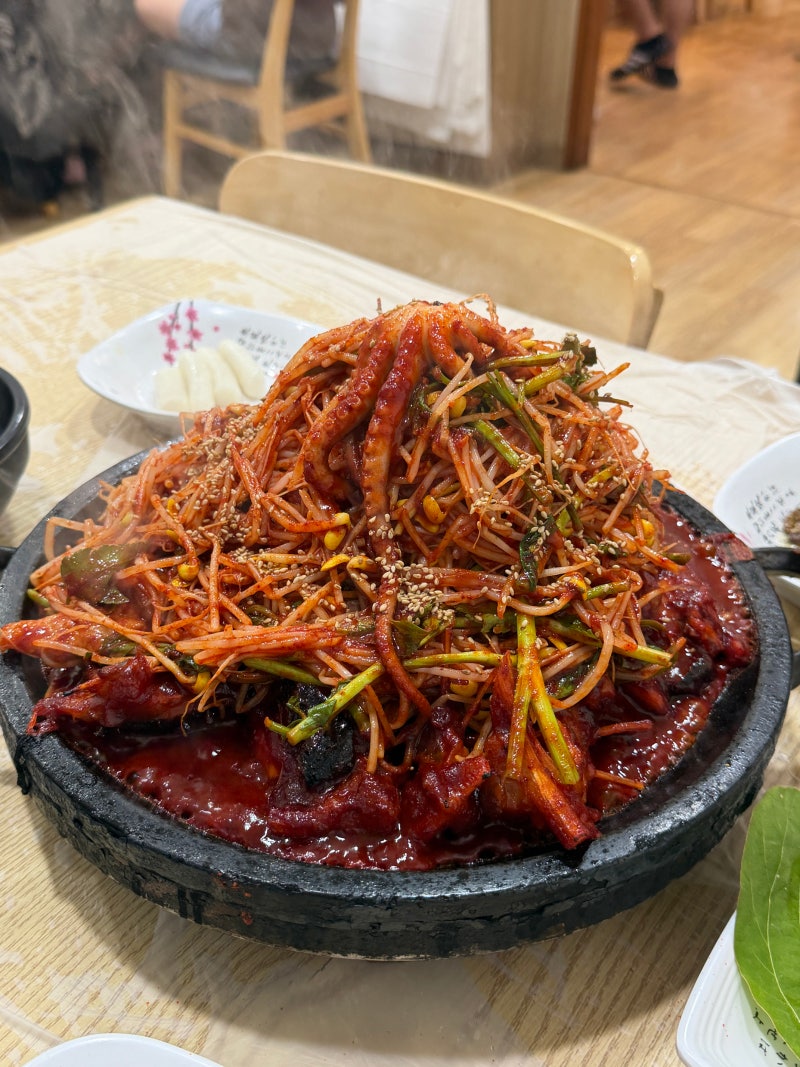 [군산맛집] 군산 현지인 맛집 / 돌판에 푸짐하게 아구찜 한판 : 군산 번지농장돌판아구찜