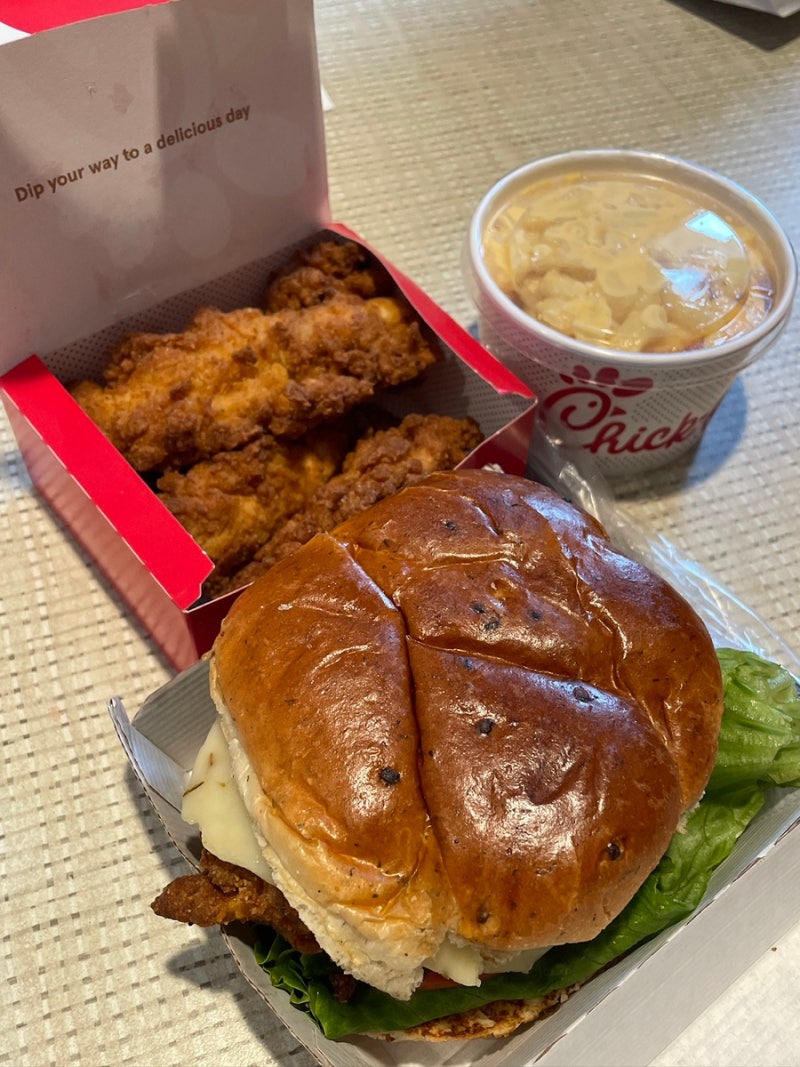 미국 치킨버거 맛집 '칙필레(Chick-fil-A)' ! 추천 메뉴부터 영수증 가격 비교, 꿀팁까지 총정리....