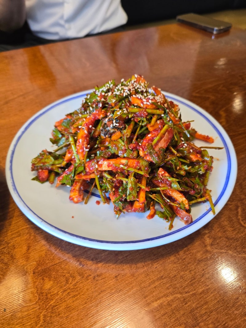 대구 로컬맛집, 반고개 무침회골목에 깔끔하고 깨끗한 푸른회식당. 가성비가 굉장한 맛집! ....