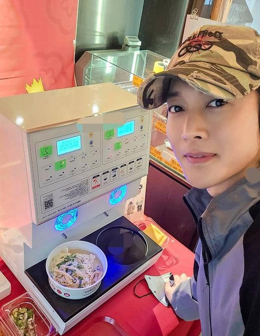 “결혼 5년 차인데 혼자 라면?” 김현중, 스쿠터 타고 즐긴 의외의 일상