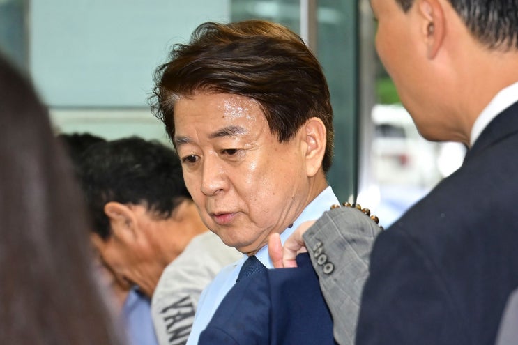 ️ <b>노웅래</b> 2심 <b>무죄</b>에 이 대통령 사과… 대체 무슨 일이 있었나?