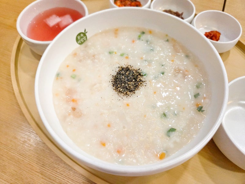 본죽 비빔밥 메뉴 가격 새우죽 참치야채죽 제육볶음