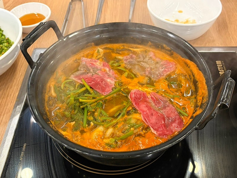 일산 등촌샤브칼국수 본점, 샤브샤브부터 칼국수 볶음밥까지