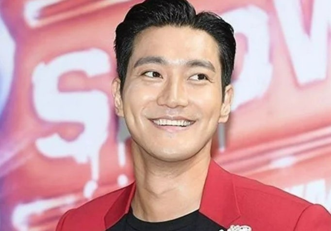 슈퍼주니어 최시원, 경복궁서 흡연하던 외국인 직접 제지… “품격 있는 대처” 화제