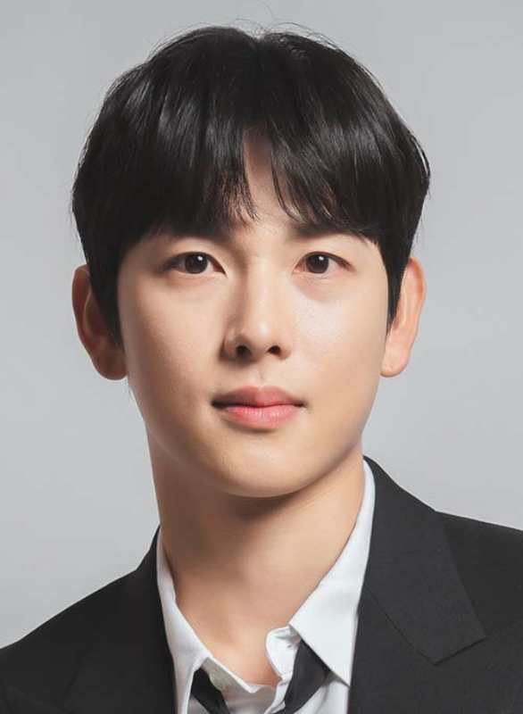 임시완 나이 프로필 본명 제국의아이들 배우 고향 학력 재산 소속사 근황 총정리