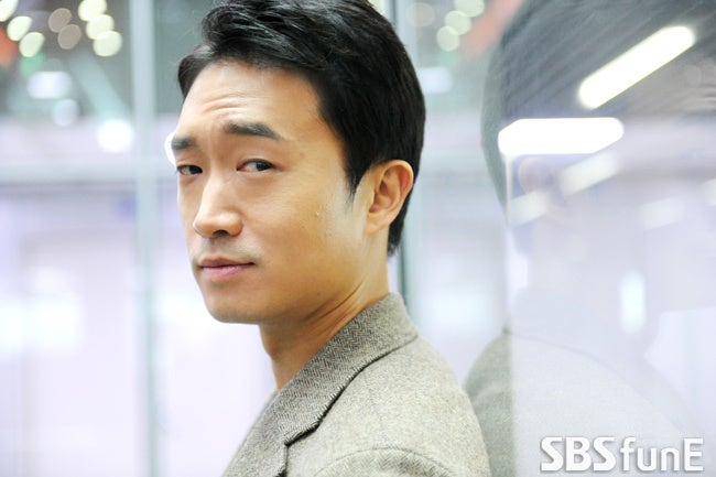 50만원 들고 서울 왔는데 “배우 얼굴 아니다”…16년 무명 조우진, 지금은 ‘타짜4’ 스승 됐....