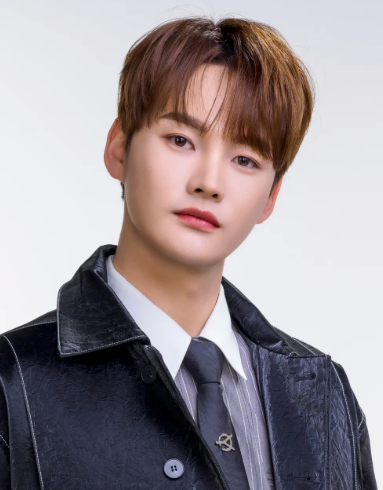 가수 박서진 고향·나이·학력·재산 프로필 총정리…성형전 부터 부모님·엄마 국적·아버지 ....