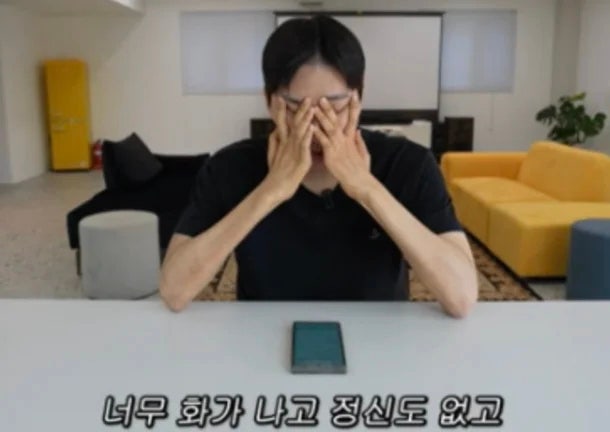 <b>박위 KTX 낙상사고 CCTV</b> 공개 논란…사회복무요원 실수 두고 갑론을박