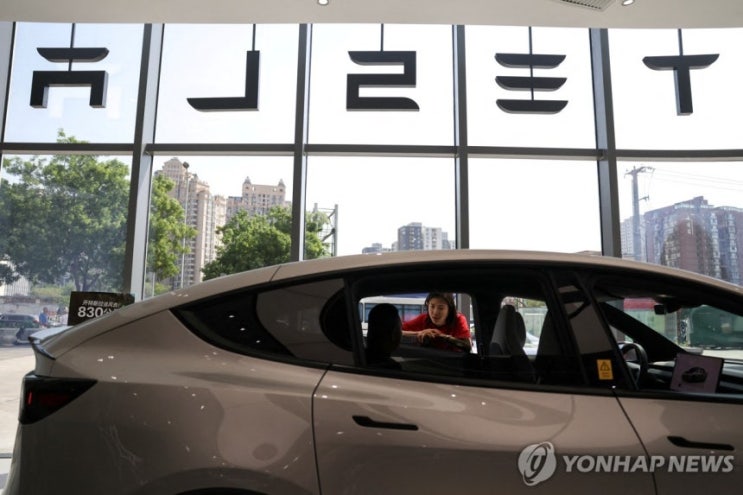 <b>테슬라</b>, 중국서 역대 최대 <b>300만대 리콜</b> 매립형 손잡이가 발목 잡았....