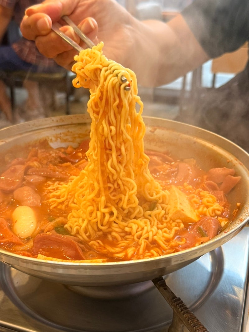 부천 현대백화점 근처 김치찌개 맛집 [강순자옛맛김치찌개 부천시청점]