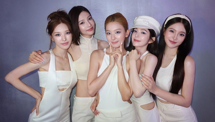'레드벨벳' 빨간 맛 서머 에스엠타운 라이브 농도 짙은 앨범 "언 박싱"