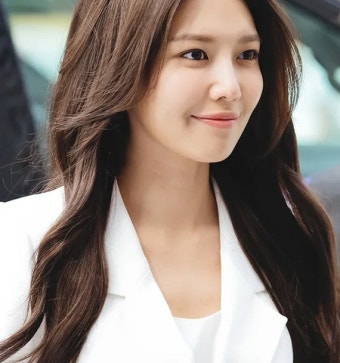 최수영, '롤모델' 엄정화와 데이트 사진 공개…오케이마담2 인연에 닮아가는 분위기까지