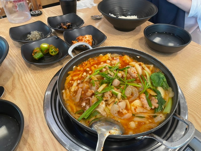다대포해수욕장맛집 ㅣ 낙지발이몇개고 , 부산여행하면 낙곱새 낙지곱창새우 든든하고 맛있....